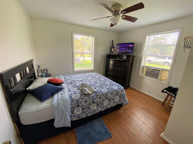 421 & 423 Broussard Ln Lane, Lake Charles, LA 70607