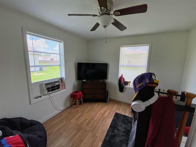 421 & 423 Broussard Ln Lane, Lake Charles, LA 70607