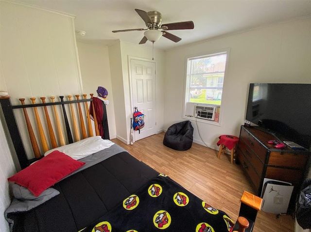 421 & 423 Broussard Ln Lane, Lake Charles, LA 70607