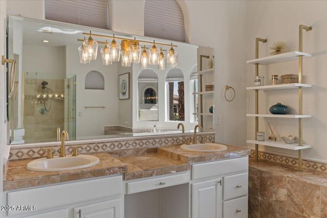 2135 E CLIPPER Lane, Gilbert, AZ 85234