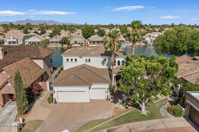 2135 E CLIPPER Lane, Gilbert, AZ 85234