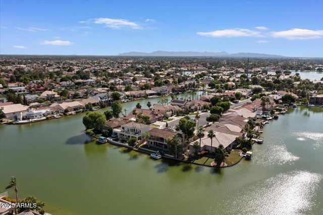 2135 E CLIPPER Lane, Gilbert, AZ 85234