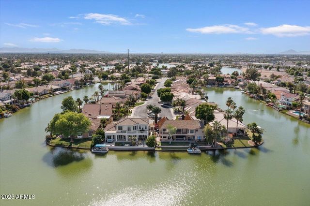 2135 E CLIPPER Lane, Gilbert, AZ 85234