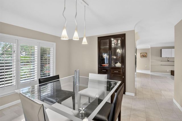 8704 Mahogany Ave, Plantation, FL 33324