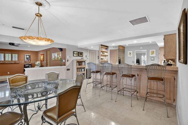 8704 Mahogany Ave, Plantation, FL 33324