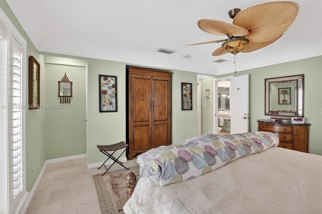 8704 Mahogany Ave, Plantation, FL 33324