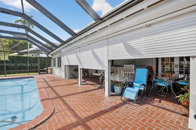 8704 Mahogany Ave, Plantation, FL 33324