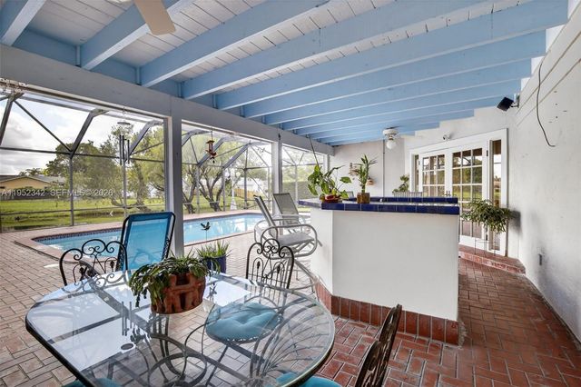 8704 Mahogany Ave, Plantation, FL 33324