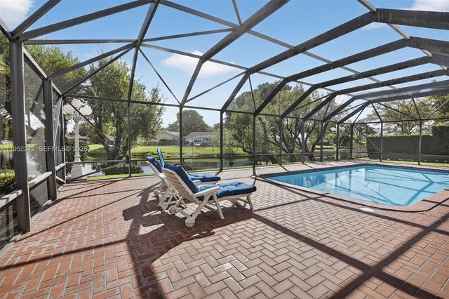 8704 Mahogany Ave, Plantation, FL 33324