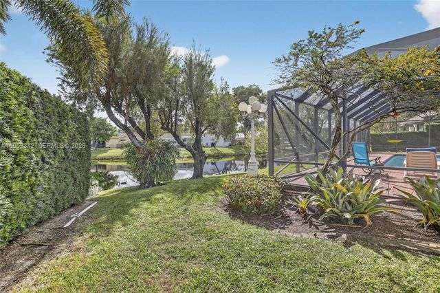 8704 Mahogany Ave, Plantation, FL 33324