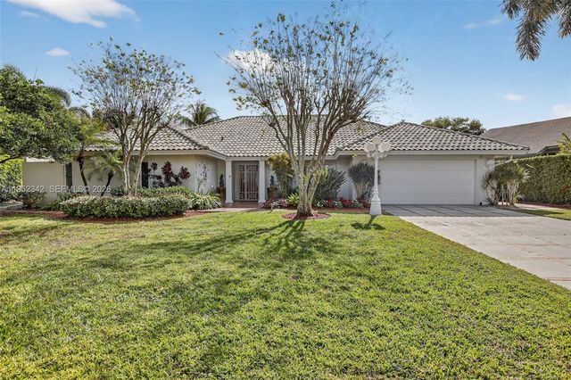 8704 Mahogany Ave, Plantation, FL 33324