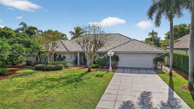 8704 Mahogany Ave, Plantation, FL 33324