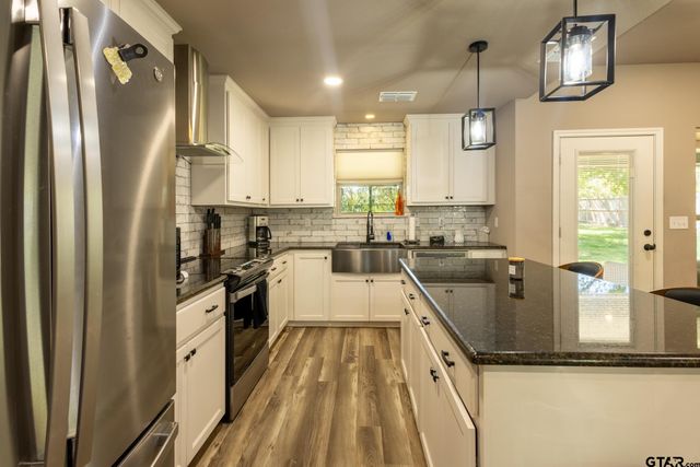 172 Private Road 6292, Mineola, TX 75773