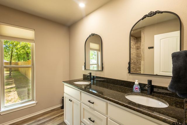 172 Private Road 6292, Mineola, TX 75773