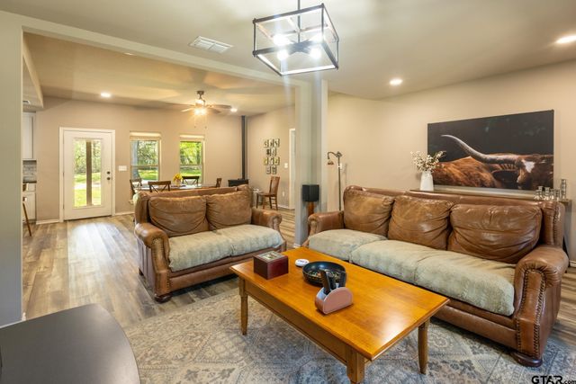 172 Private Road 6292, Mineola, TX 75773