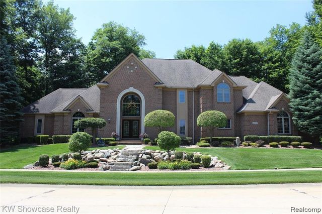 62727 Tournament Drive, Washington Township, MI 48094
