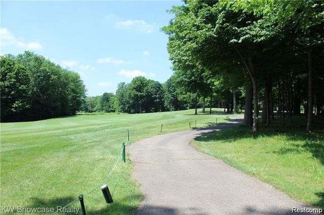 62727 Tournament Drive, Washington Township, MI 48094