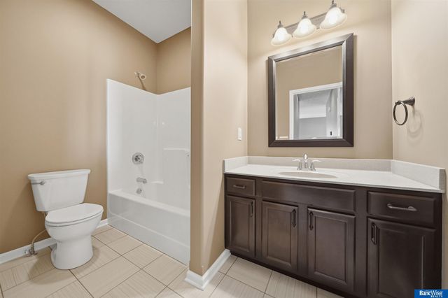 595 Penrose Drive, Lincoln, NE 68521