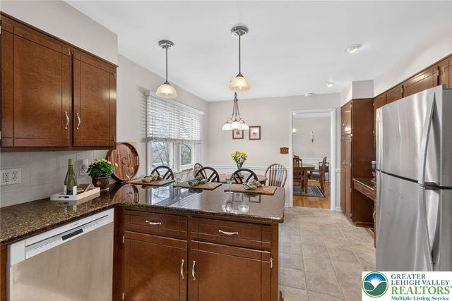 126 Hillcrest Drive South, Macungie Boro, PA 18062