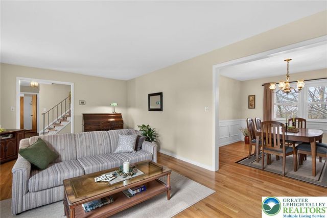 126 Hillcrest Drive South, Macungie Boro, PA 18062