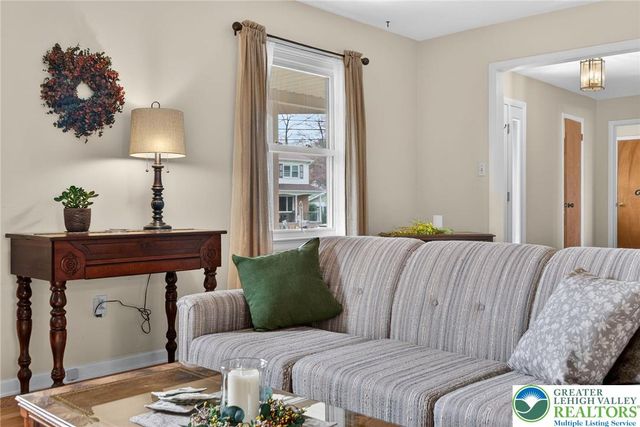 126 Hillcrest Drive South, Macungie Boro, PA 18062