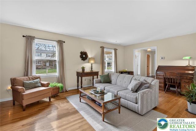 126 Hillcrest Drive South, Macungie Boro, PA 18062