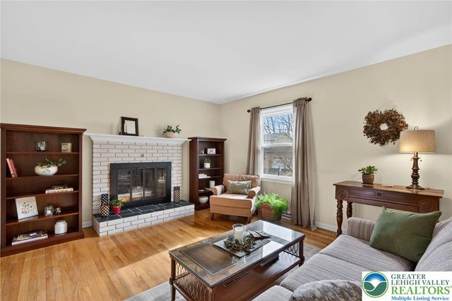 126 Hillcrest Drive South, Macungie Boro, PA 18062