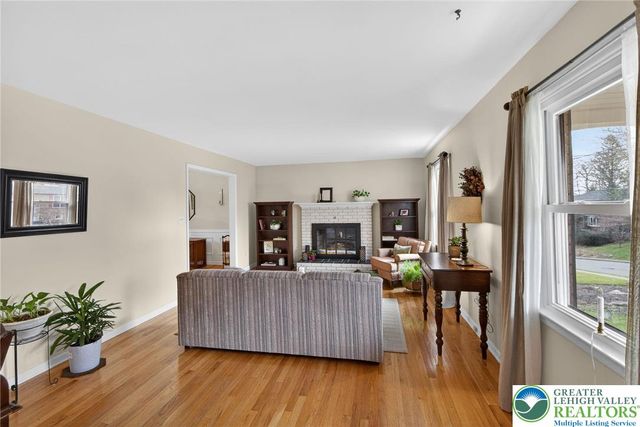 126 Hillcrest Drive South, Macungie Boro, PA 18062