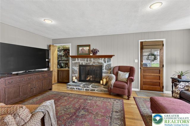 126 Hillcrest Drive South, Macungie Boro, PA 18062