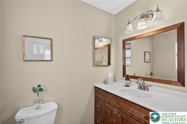 126 Hillcrest Drive South, Macungie Boro, PA 18062