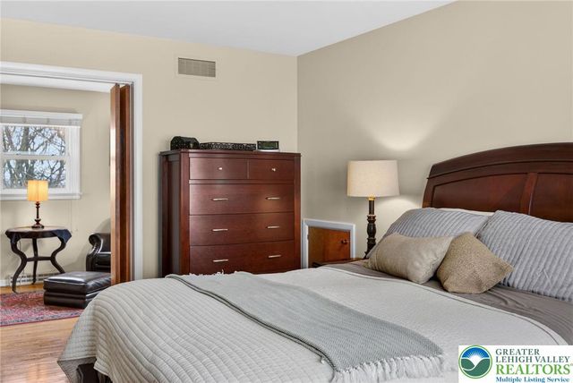 126 Hillcrest Drive South, Macungie Boro, PA 18062