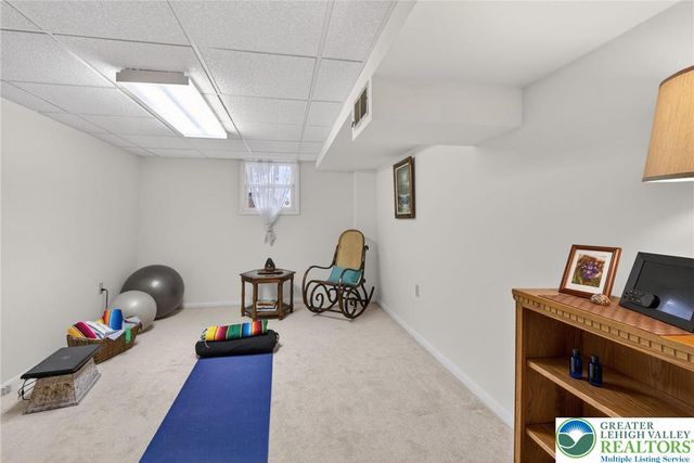 126 Hillcrest Drive South, Macungie Boro, PA 18062