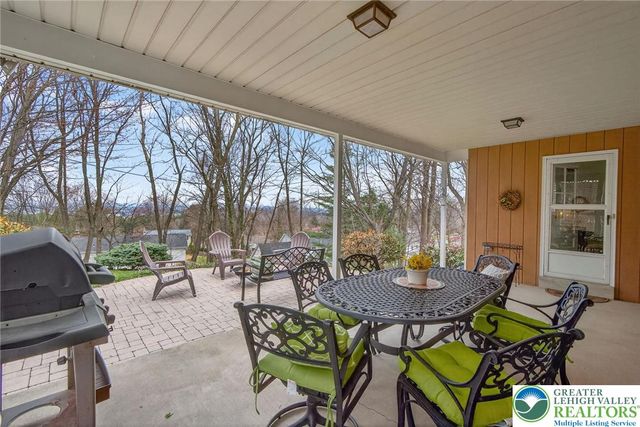 126 Hillcrest Drive South, Macungie Boro, PA 18062