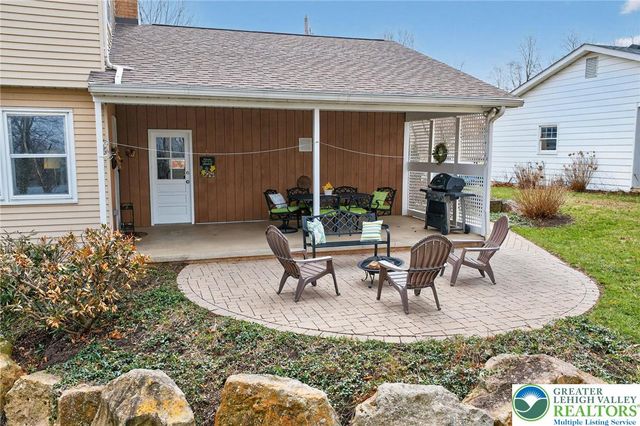 126 Hillcrest Drive South, Macungie Boro, PA 18062