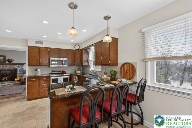 126 Hillcrest Drive South, Macungie Boro, PA 18062