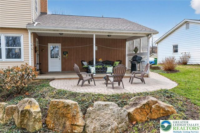 126 Hillcrest Drive South, Macungie Boro, PA 18062