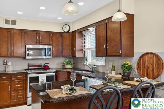 126 Hillcrest Drive South, Macungie Boro, PA 18062