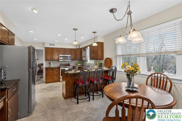 126 Hillcrest Drive South, Macungie Boro, PA 18062