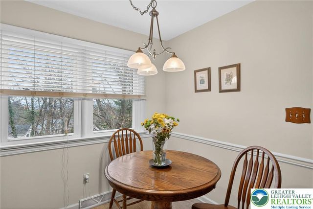 126 Hillcrest Drive South, Macungie Boro, PA 18062