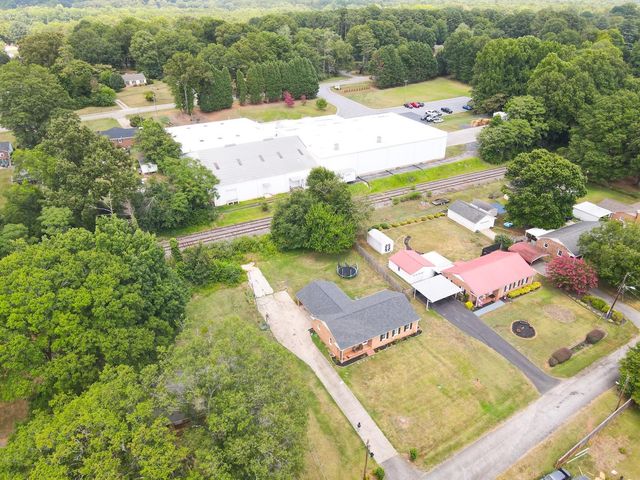 112 Cardinal Avenue, Inman, SC 29349
