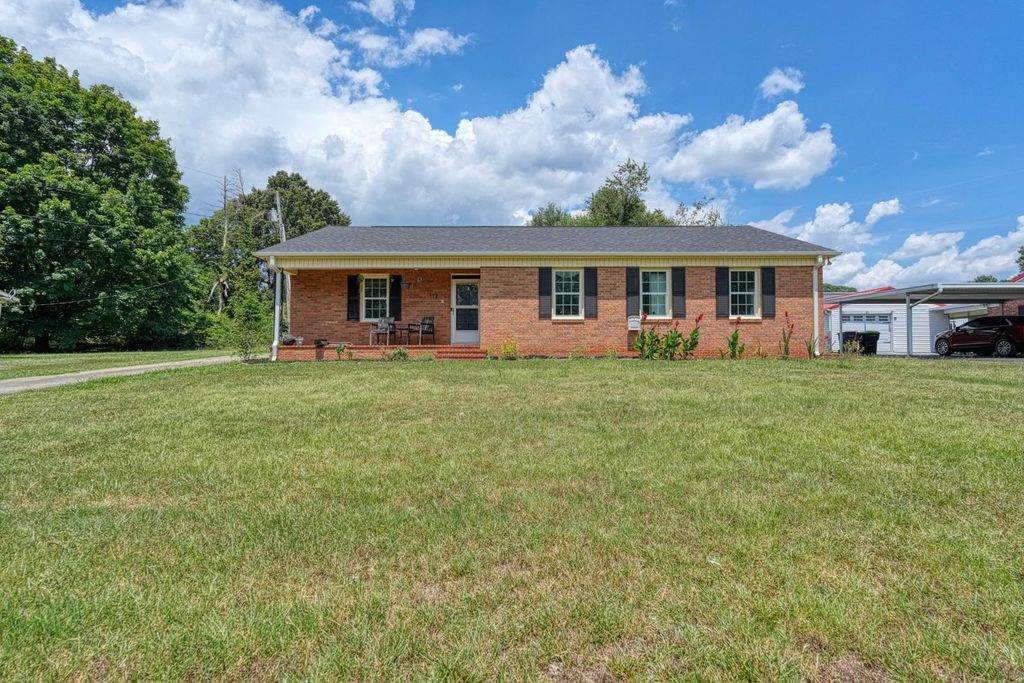 112 Cardinal Avenue, Inman, SC 29349