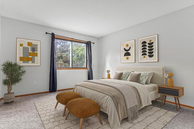 7610 15th Street Lane N 907, Oakdale, MN 55128