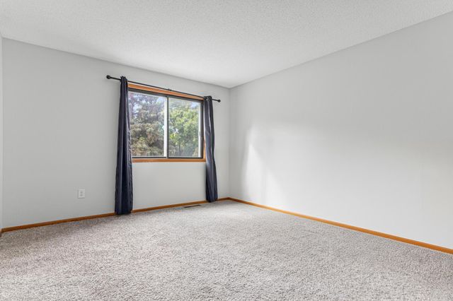 7610 15th Street Lane N 907, Oakdale, MN 55128