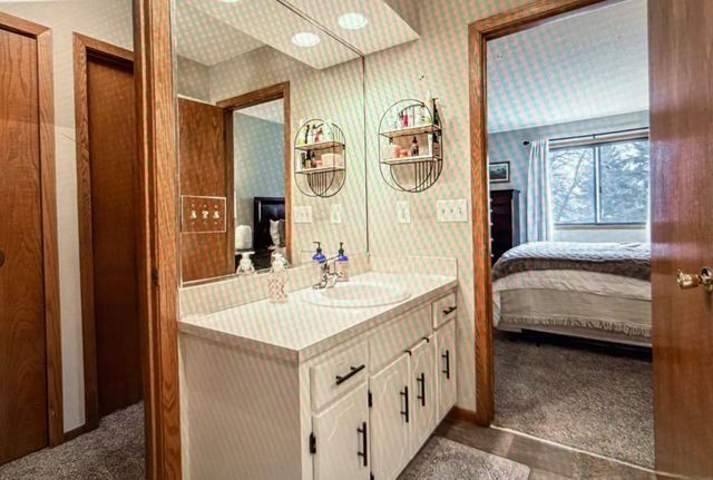 7610 15th Street Lane N 907, Oakdale, MN 55128