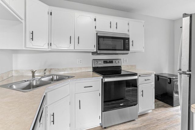 7610 15th Street Lane N 907, Oakdale, MN 55128