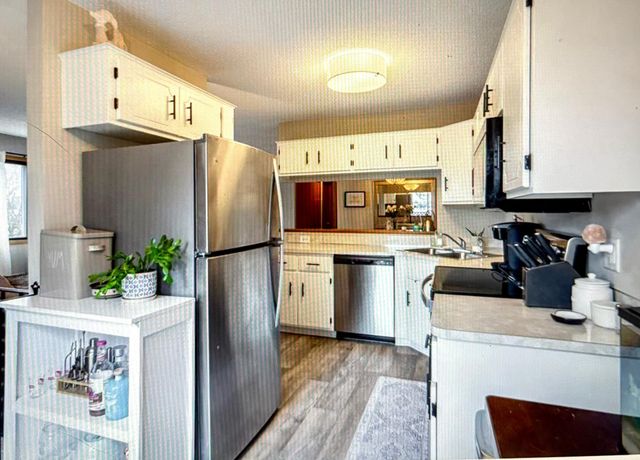 7610 15th Street Lane N 907, Oakdale, MN 55128