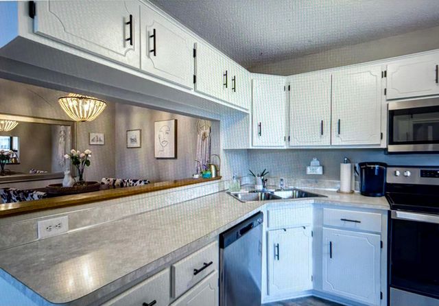 7610 15th Street Lane N 907, Oakdale, MN 55128