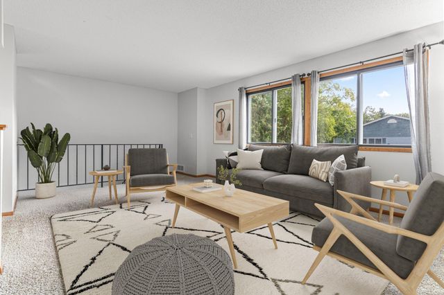 7610 15th Street Lane N 907, Oakdale, MN 55128