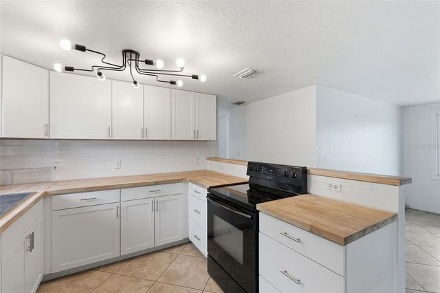 5421 64TH AVENUE N, Pinellas Park, FL 33781