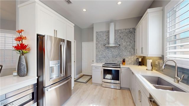 16456 Edgemont DR, Fort Myers, FL 33908